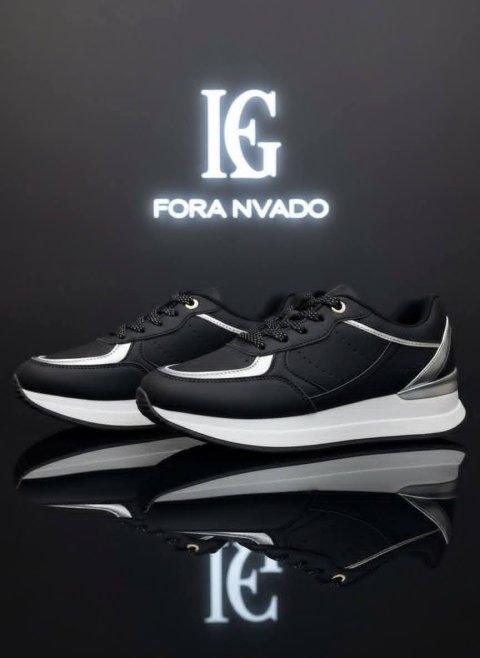 حذاء نسائي رياضي