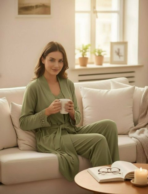 بيجاما مخمل ثلاث قطع 3