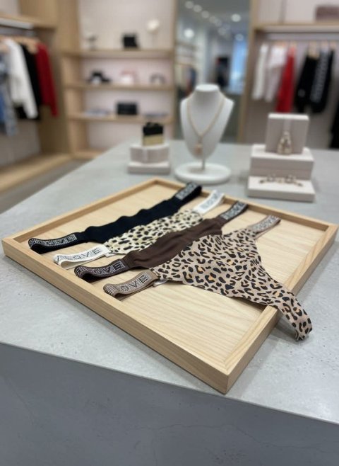 سلبيات نسائية أجنبية 6