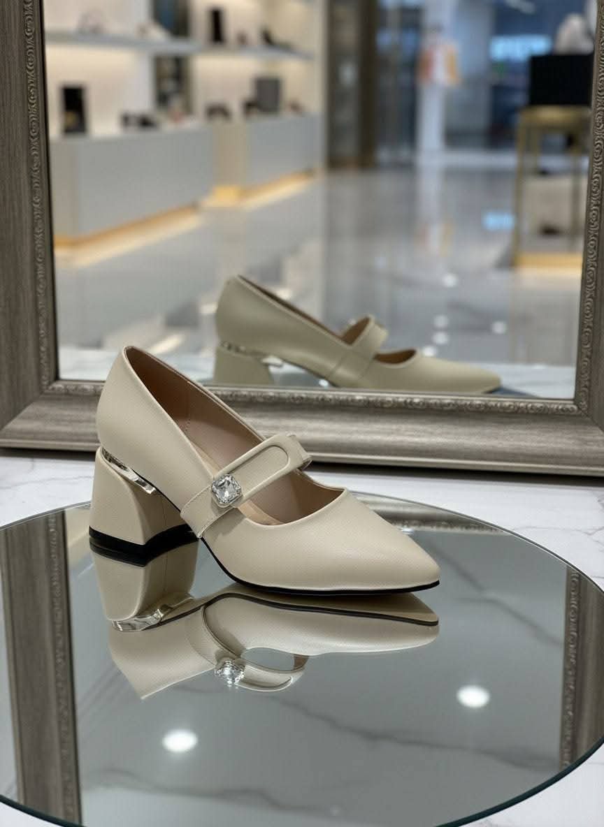 حذاء نسائي شيك