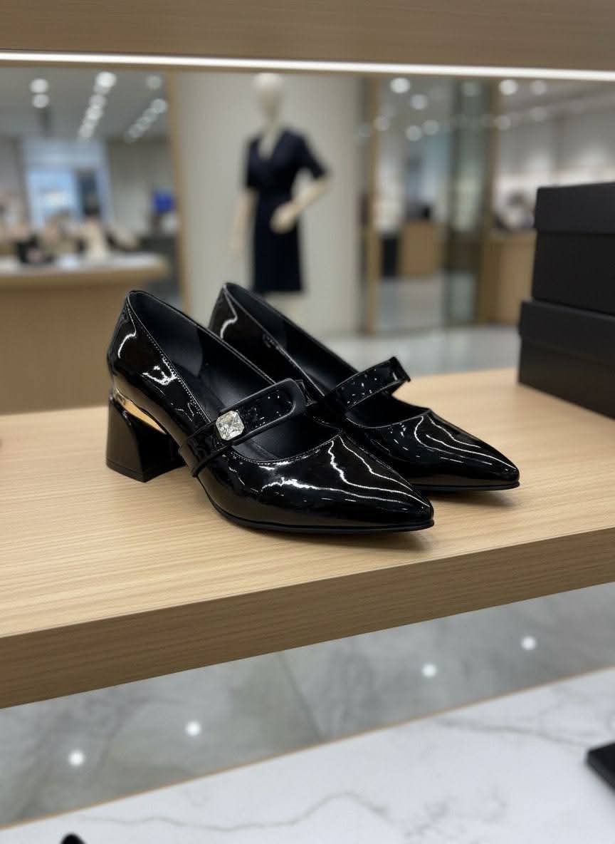 حذاء نسائي شيك