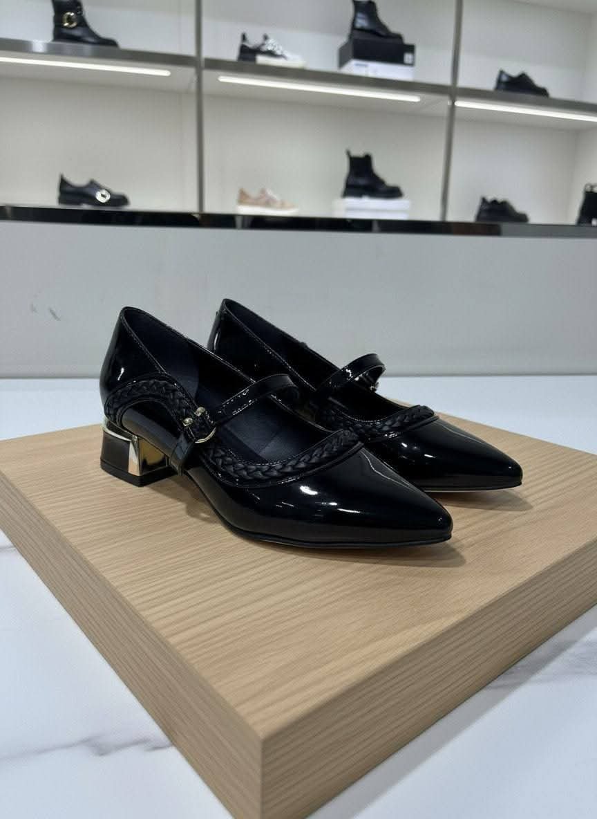 حذاء نسائي شيك