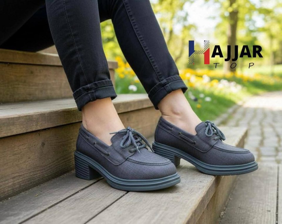 حذاء برباط للأناقة