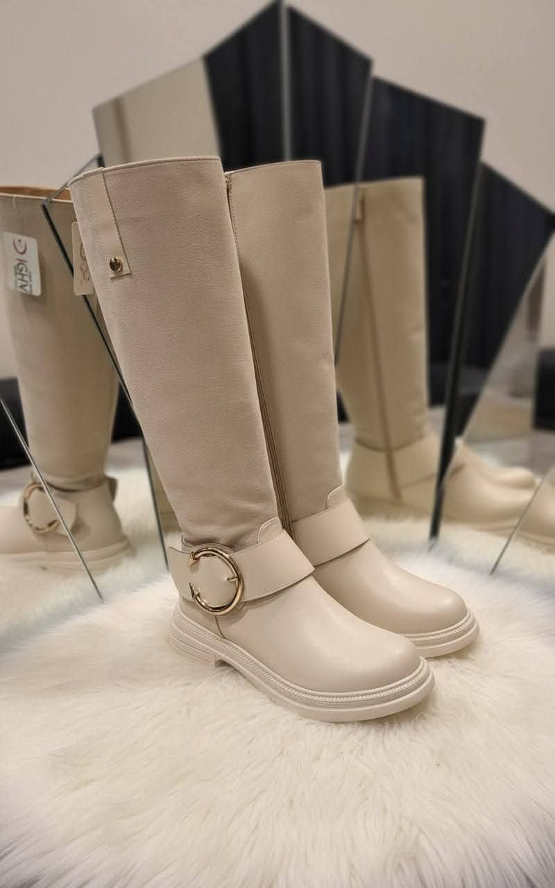 حذاء ساق طويلة