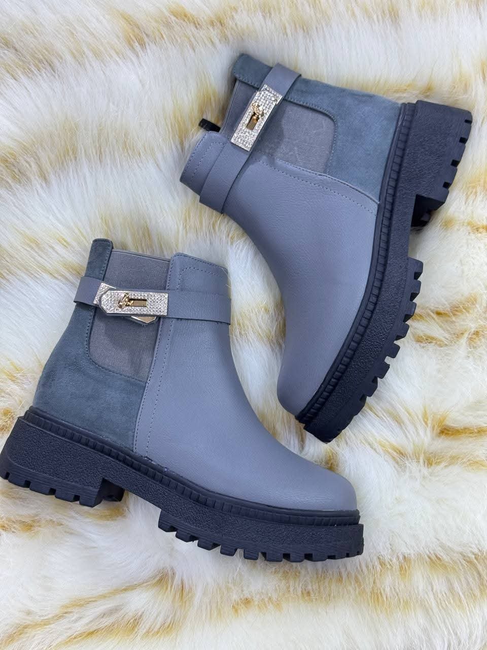 حذاء نسائي شتوي