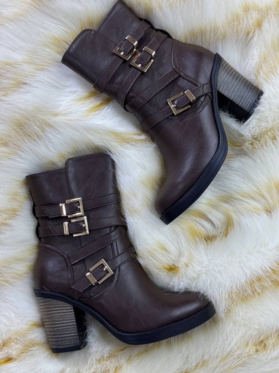 حذاء نسائي شتوي