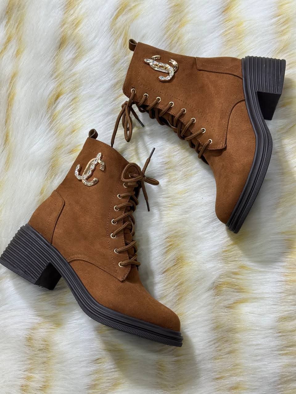 حذاء نسائي شتوي