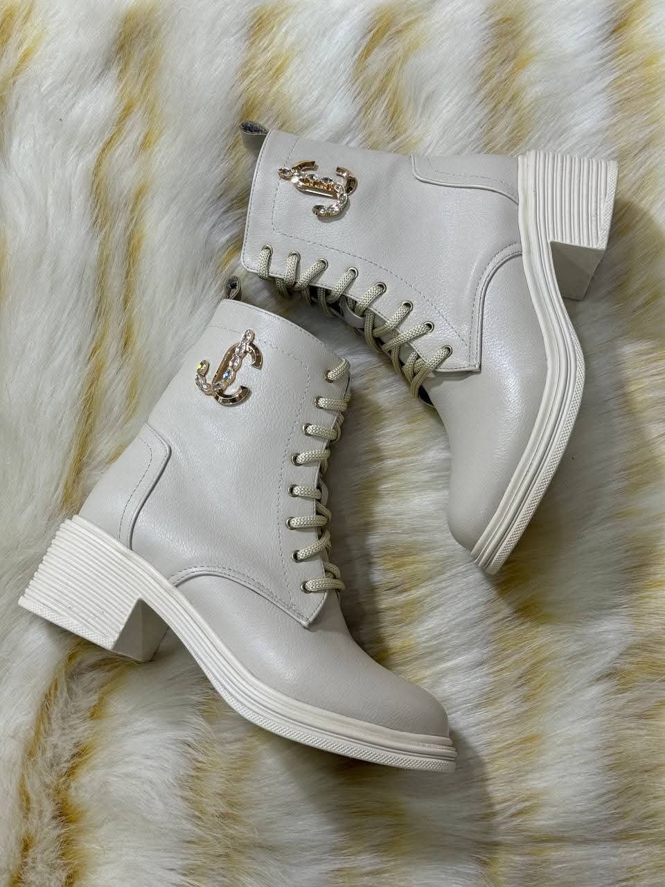 حذاء نسائي شتوي