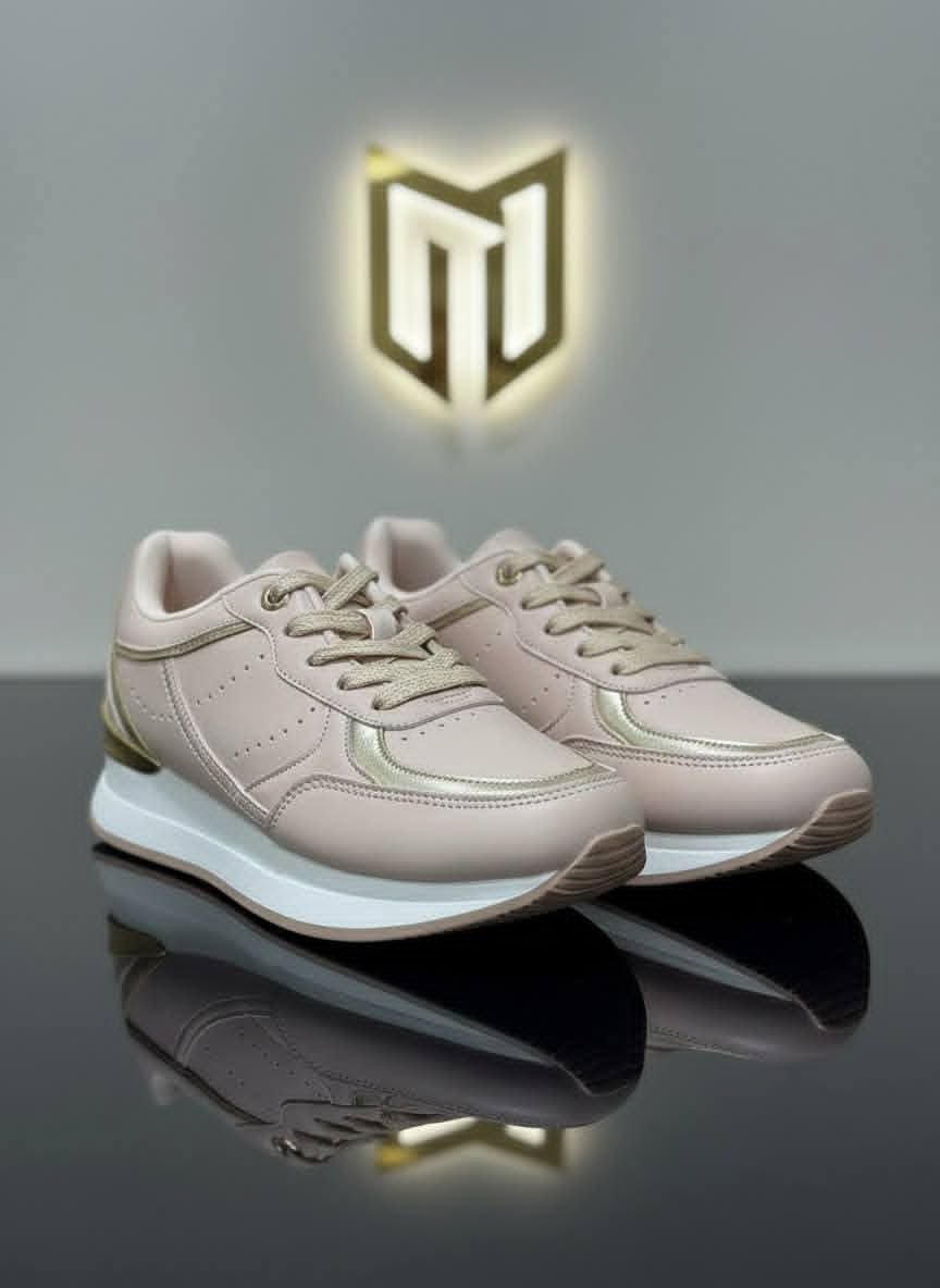 حذاء نسائي رياضي