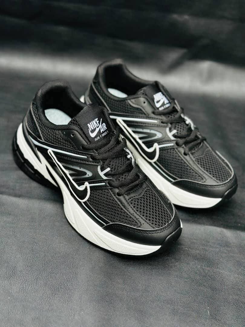 حذاء نسائي رياضي