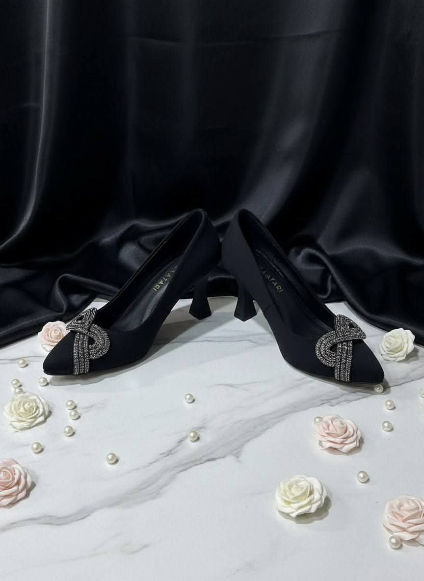 حذاء نسائي بكعب