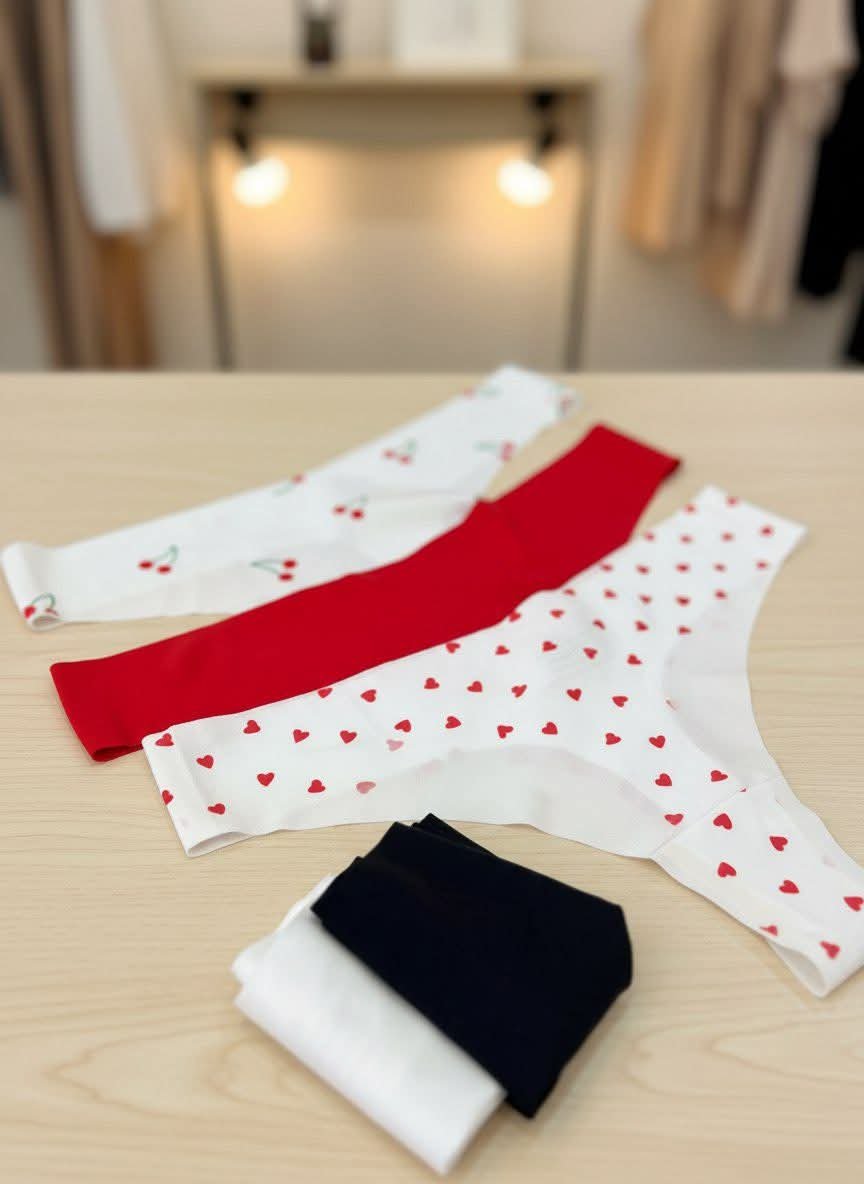 سلبيات نسائية أجنبية