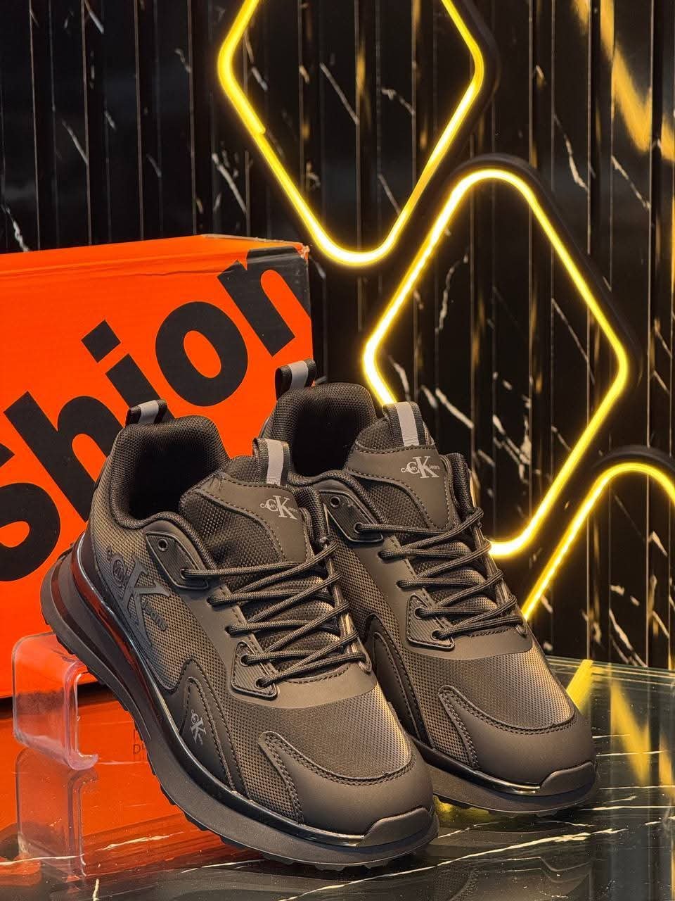 حذاء رجالي رياضي