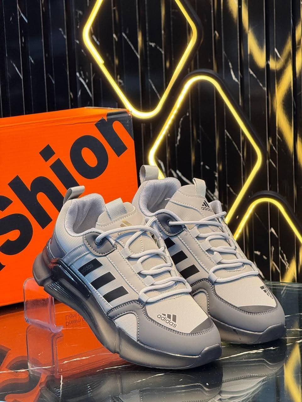 حذاء رجالي رياضي