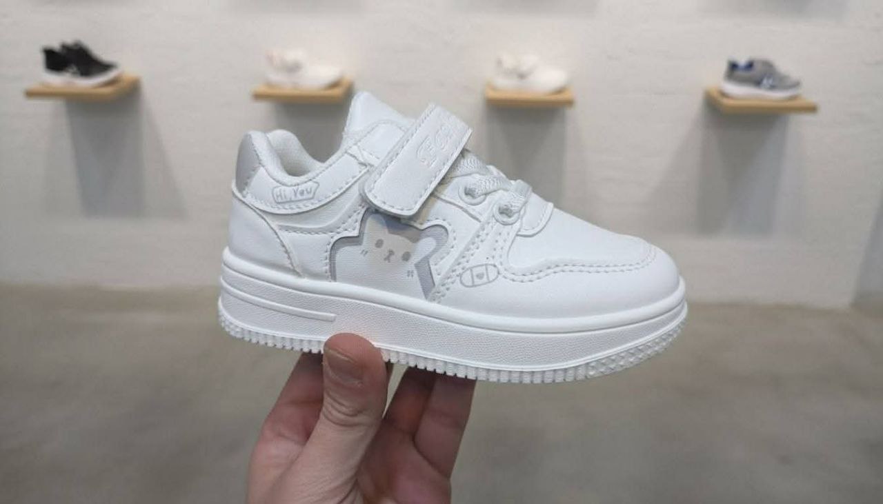 حذاء ولادي مستورد