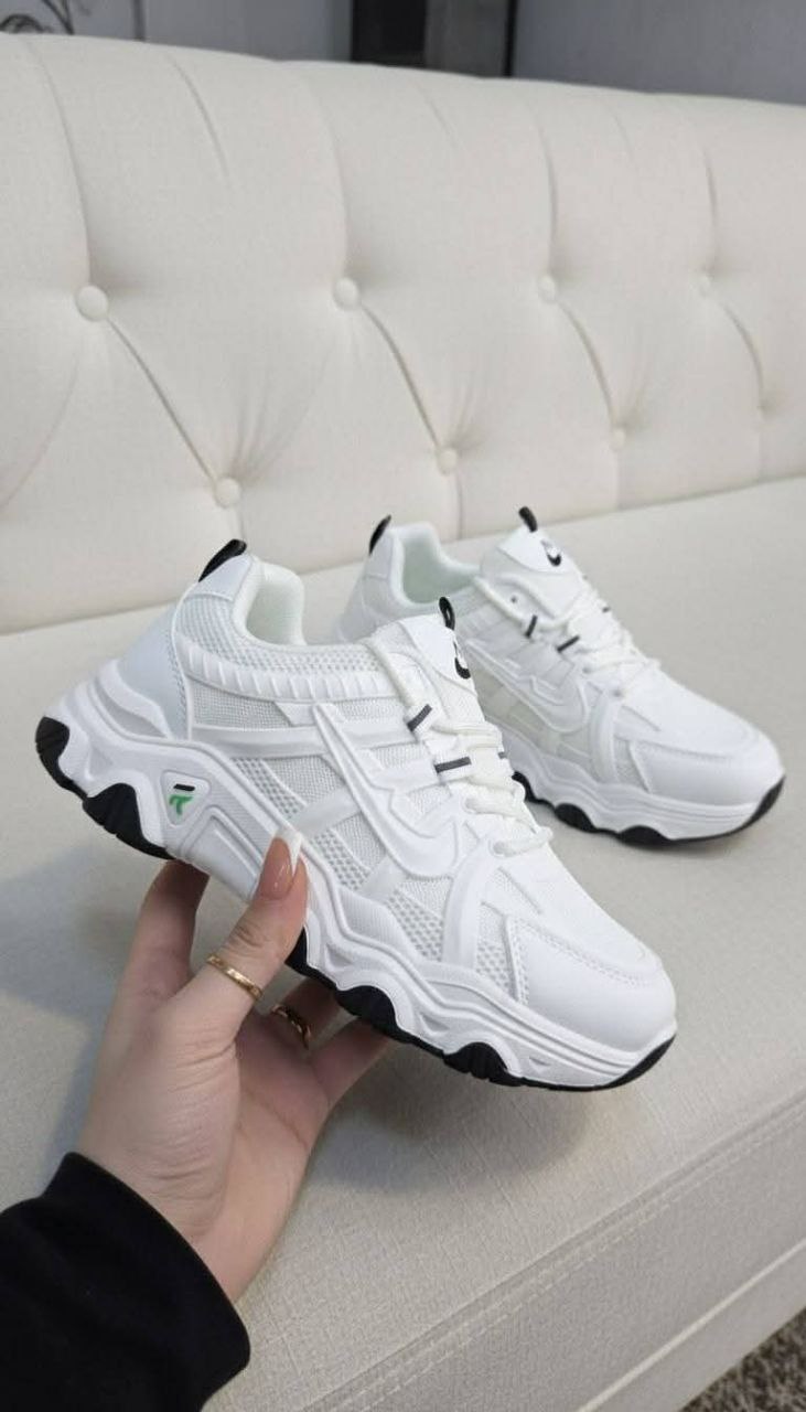 حذاء مستورد طبي رياضي للصبايا