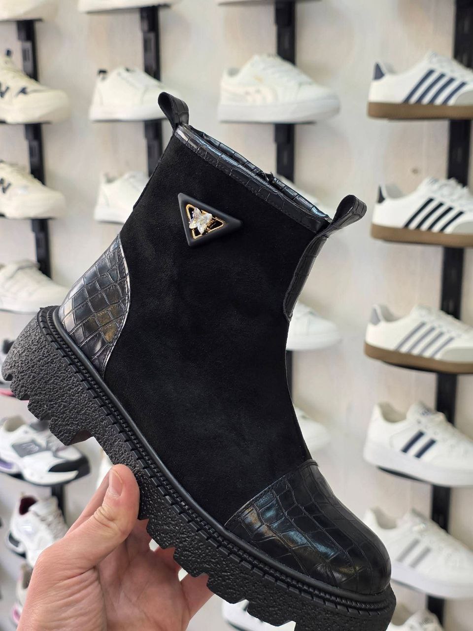 حذاء شتوي للصبايا تصافي