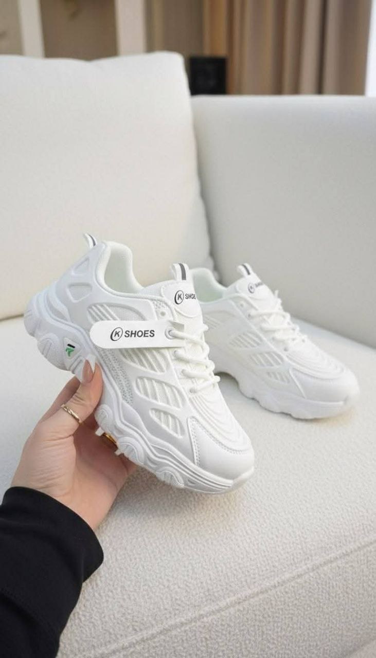 حذاء مستورد للصبايا رياضي 10