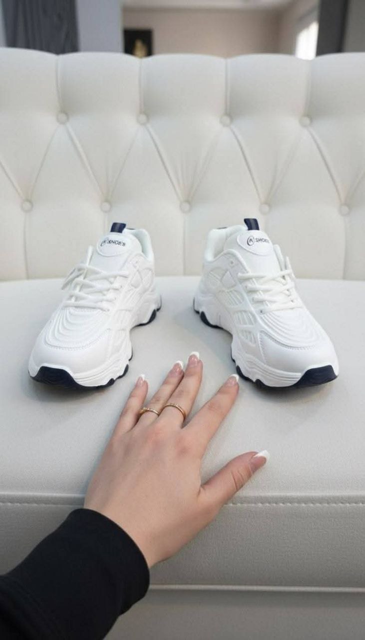 حذاء مستورد للصبايا رياضي