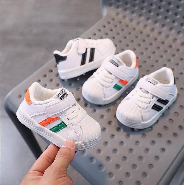 حذاء بسيط ومريح للأطفال