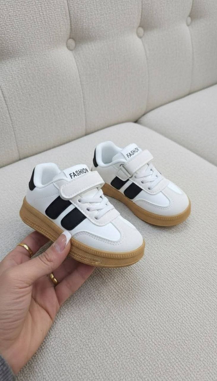 حذاء مستورد خاص للولادي 9