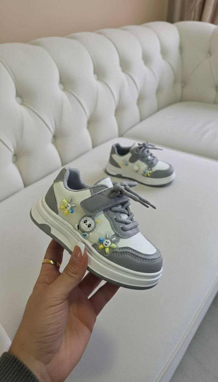 حذاء مستورد قطعة العيد بناتي وصبياني