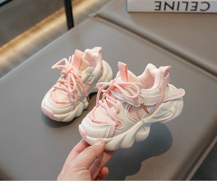 حذاء ولادي عصري للعيد