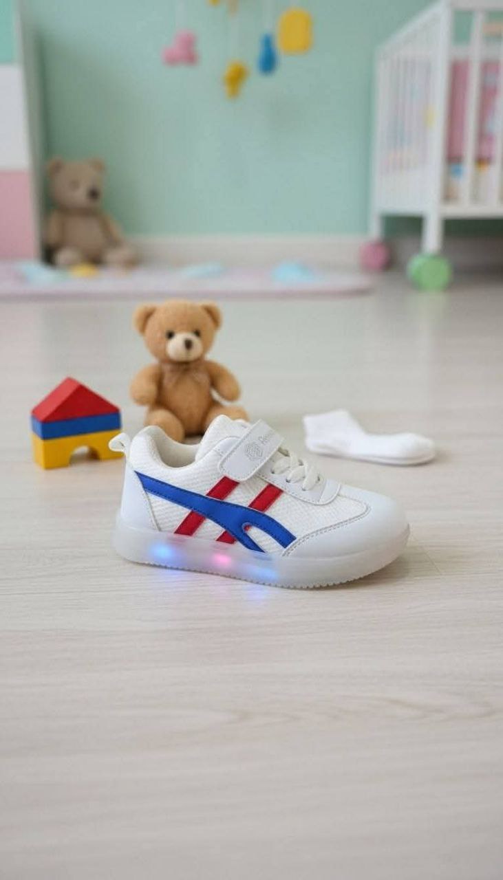 حذاء ولادي مع إضاءة