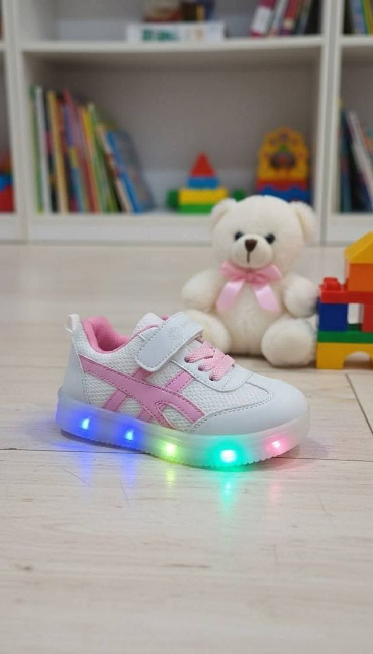 حذاء ولادي مع إضاءة 3