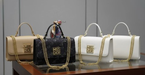 حقائب الأناقة للصبايا