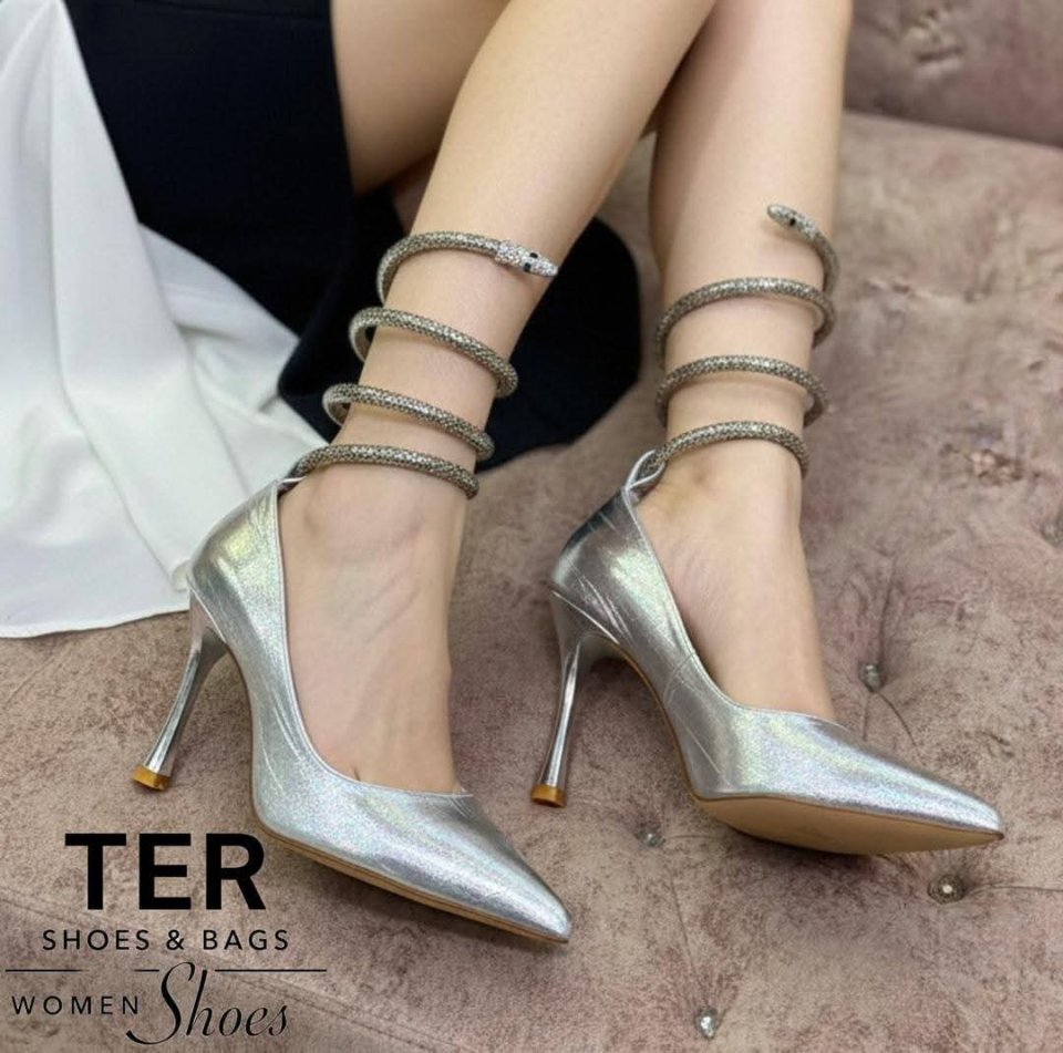 حذاء للصبايا فاخر